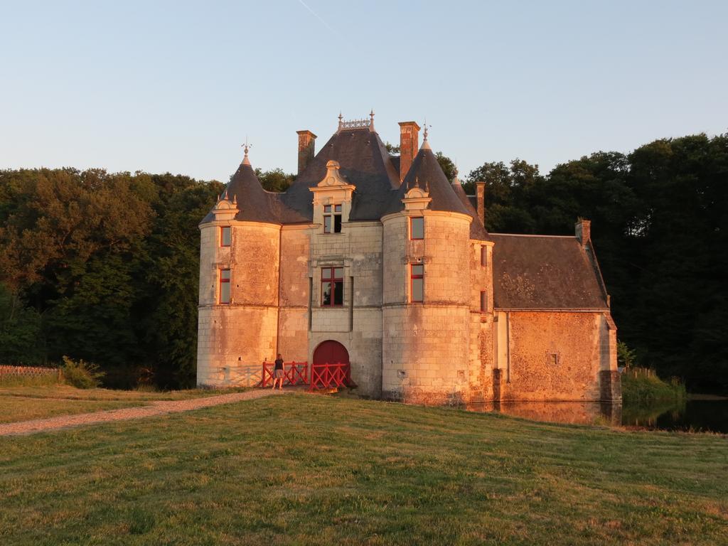 Le Chatelet Thilouze Extérieur photo