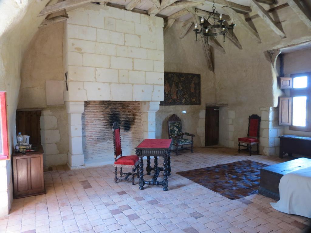 Le Chatelet Thilouze Chambre photo