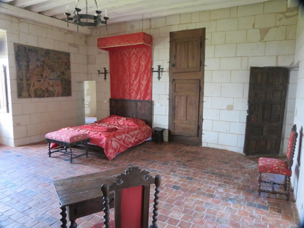 Le Chatelet Thilouze Chambre photo