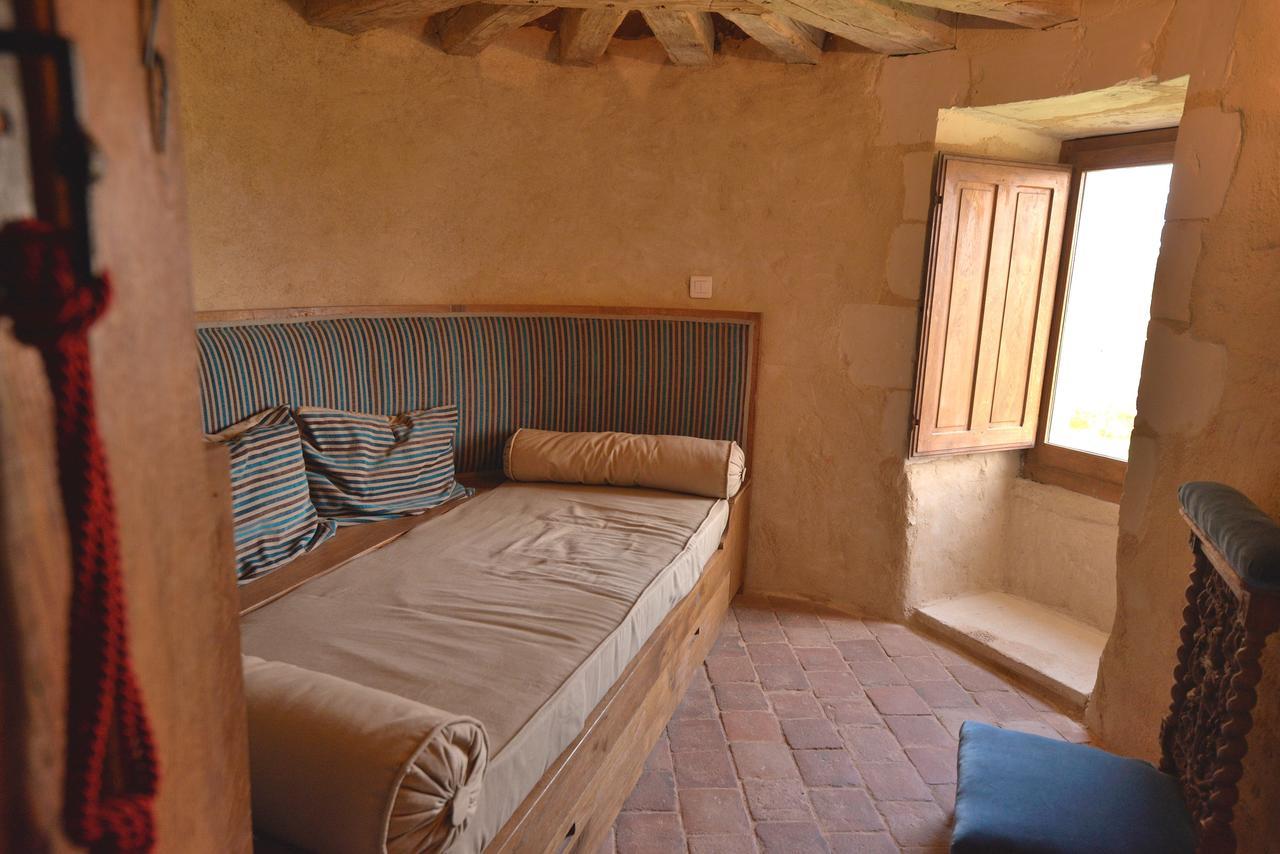 Le Chatelet Thilouze Extérieur photo